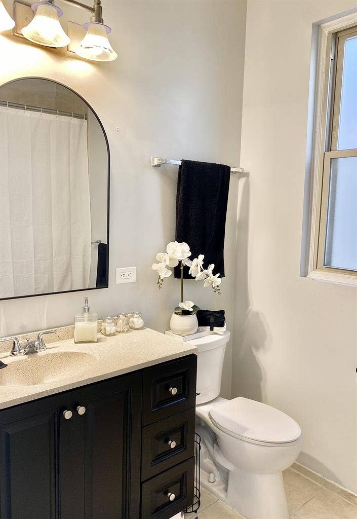 Modern 3-Bedroom in East Woodlawn!!