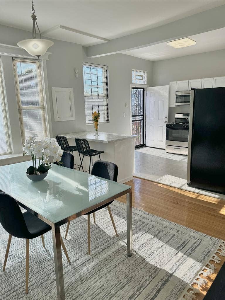 Modern 3-Bedroom in East Woodlawn!!