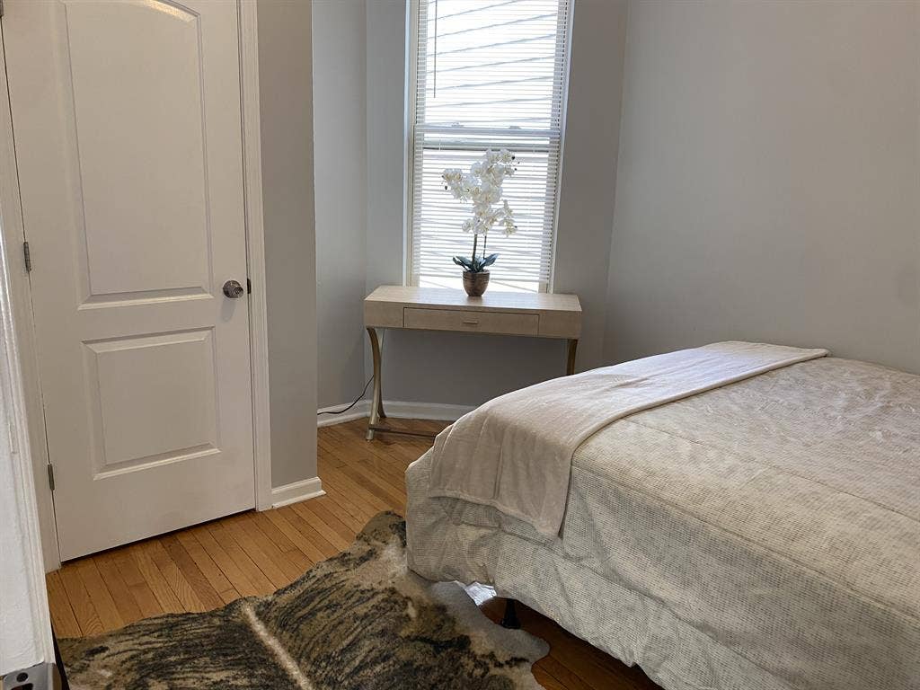 Modern 3-Bedroom in East Woodlawn!!