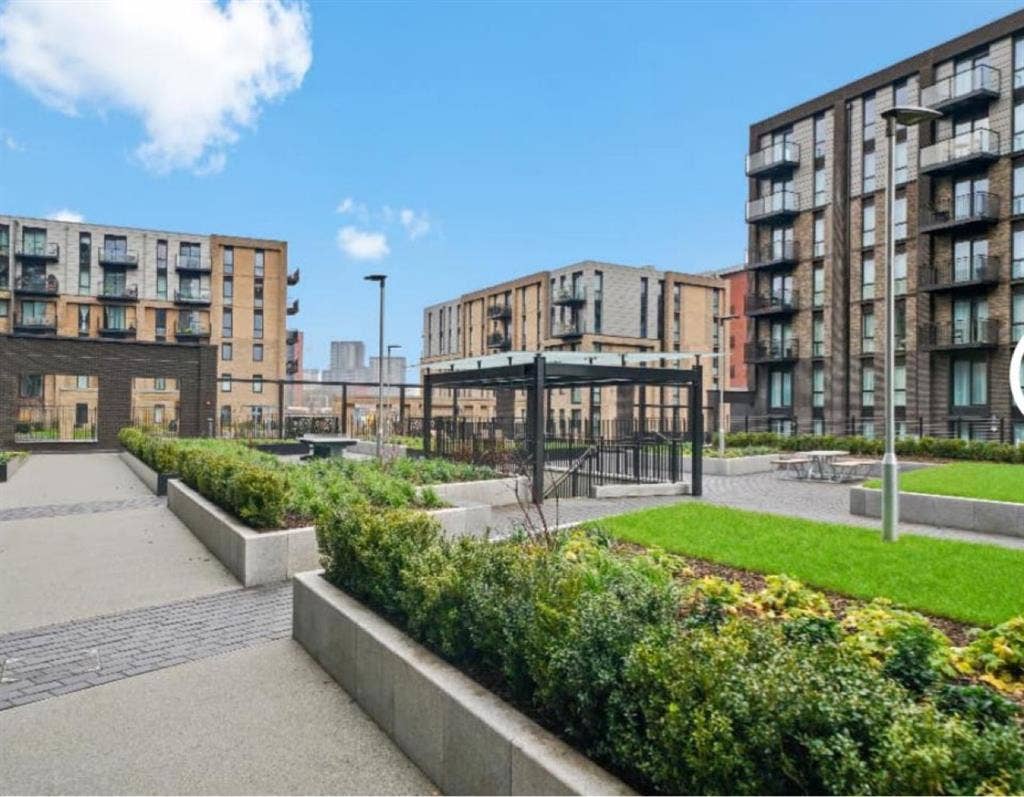 Spacious Double Room Available