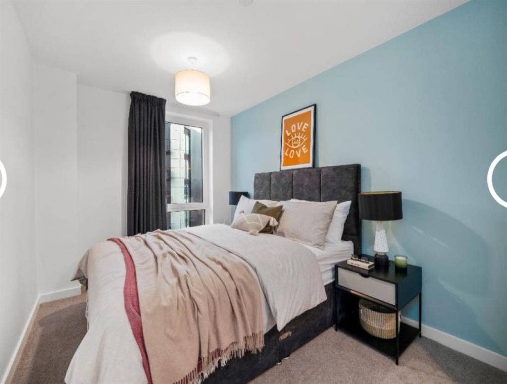 Spacious Double Room Available