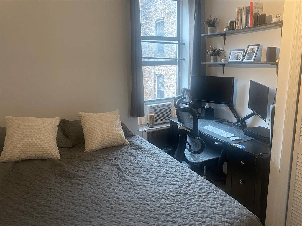 Seek male roommate lease takeover