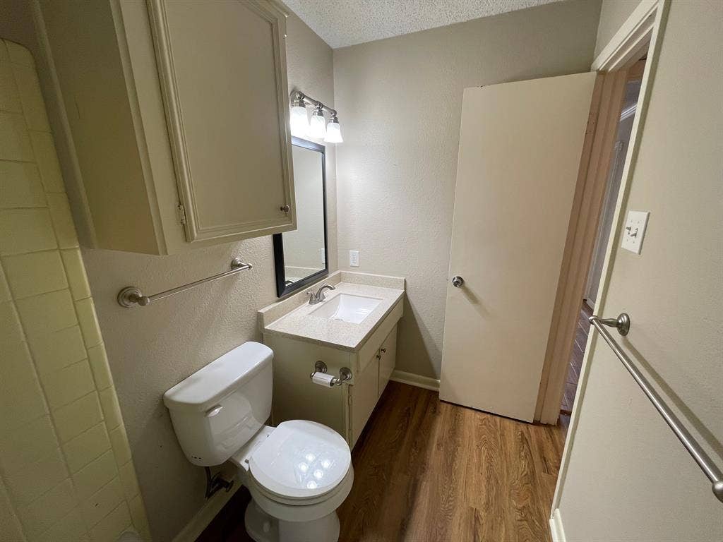 2 BR in Austin