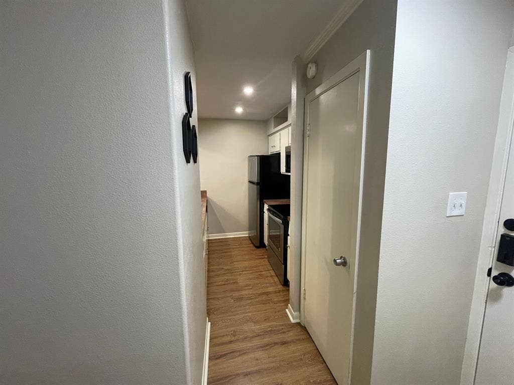 2 BR in Austin