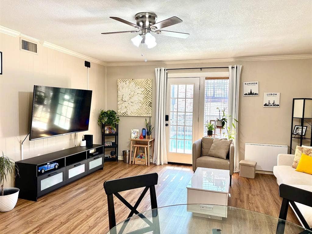 2 BR in Austin
