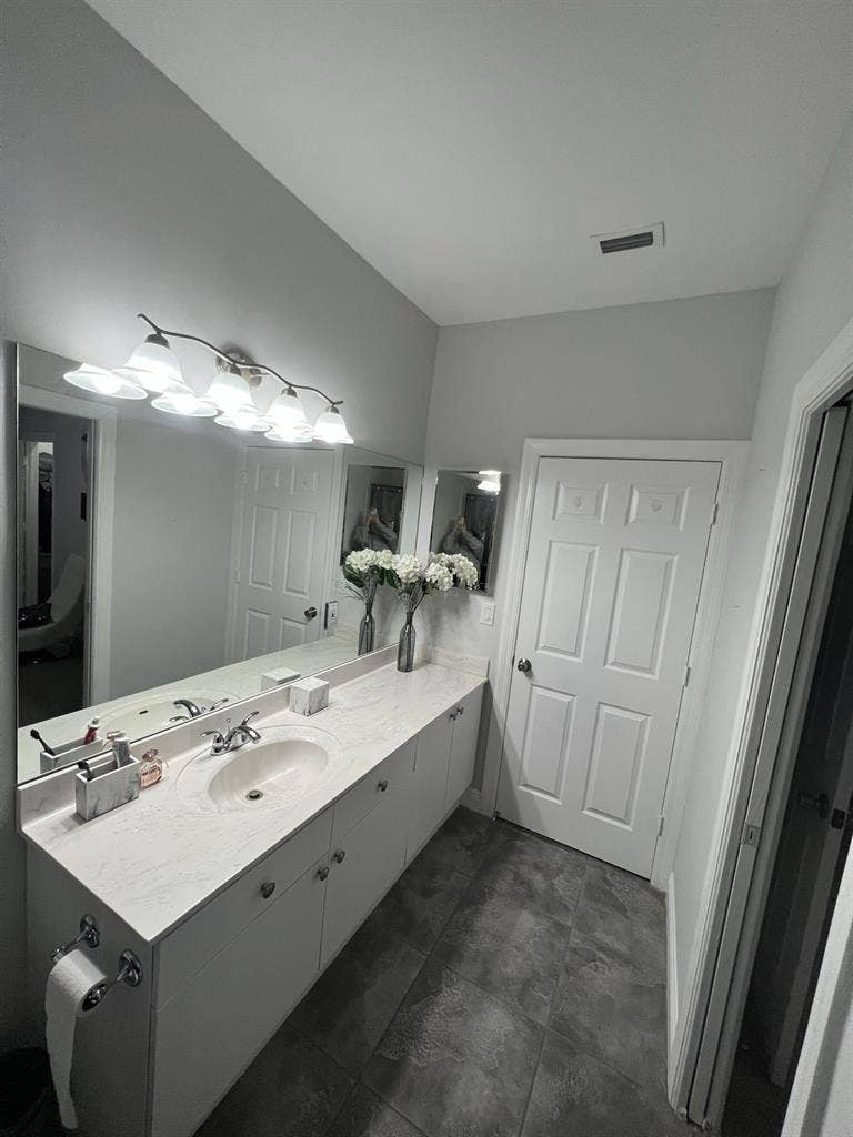 Second Master Room for Rent