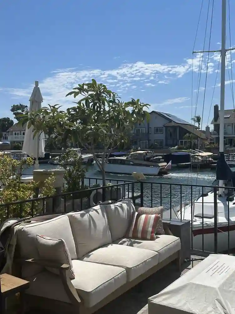 Private Room in Waterfront Townhome