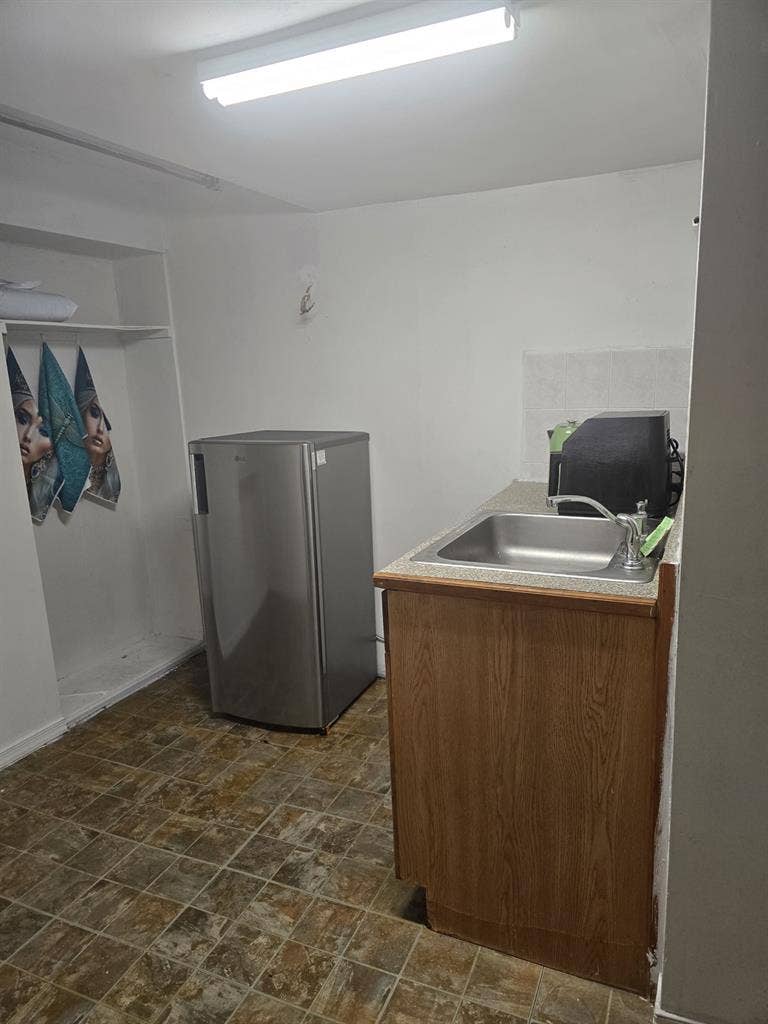 Beautiful basement unit in a duplex