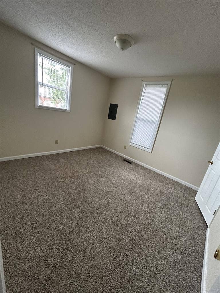 Take Over my Lease for SPRING