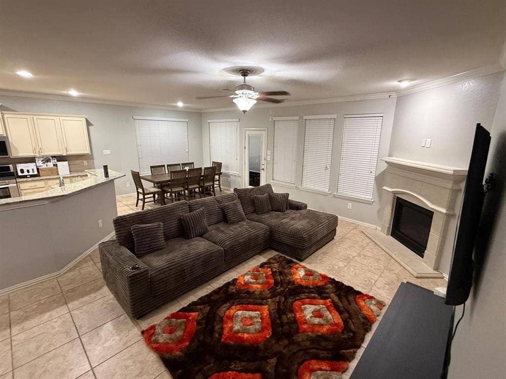 Bed Space Available (FEMALES ONLY)