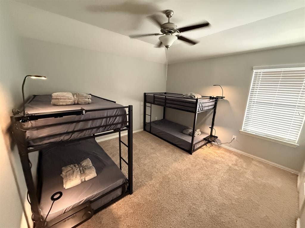 Bed Space Available (FEMALES ONLY)