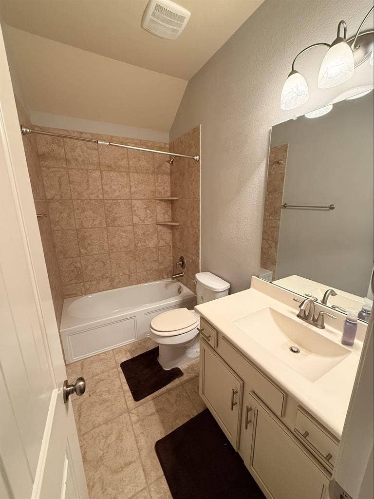 Bed Space Available (FEMALES ONLY)