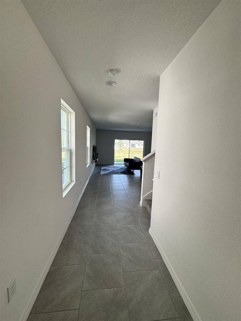 Beautiful Room in Modern Townhouse