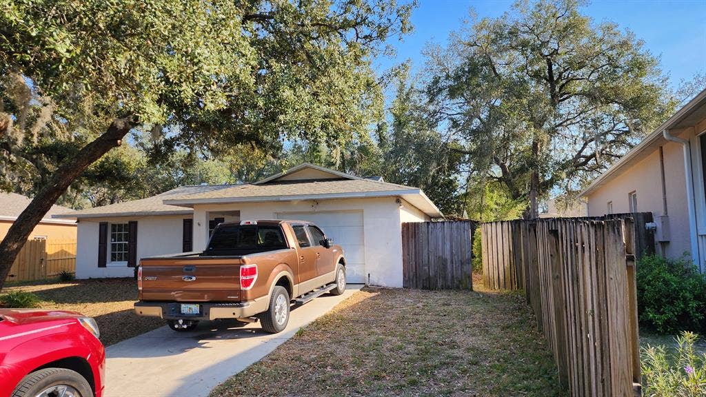 Big room, private bathroom / closet