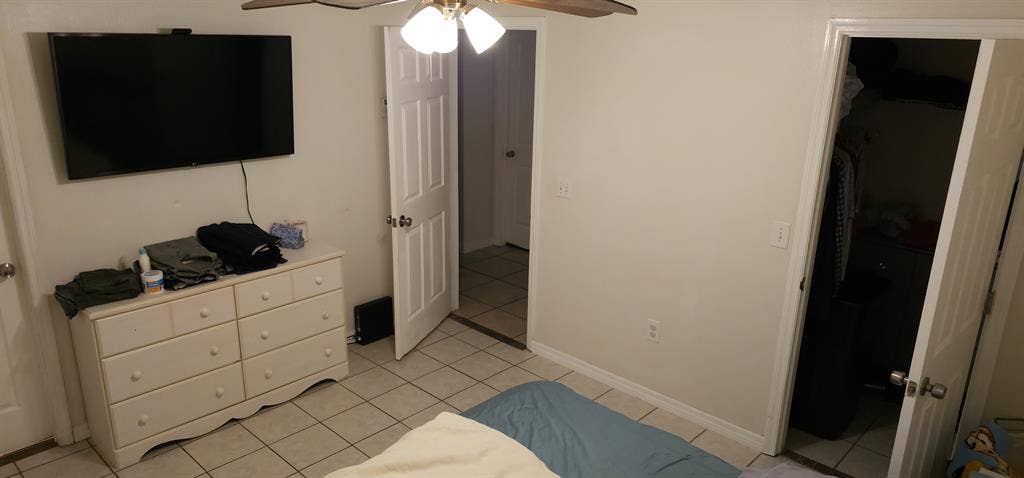 Big room, private bathroom / closet