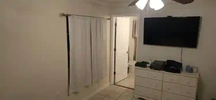 Big room, private bathroom / closet