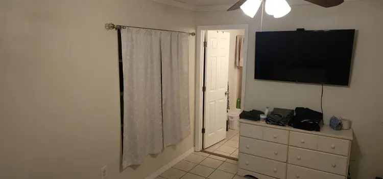 Big room, private bathroom / closet