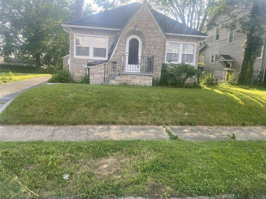 Bedroom in Kennmore Area