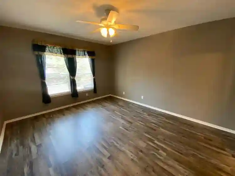 Master Bedroom - 1st Month Discount