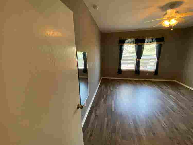 Master Bedroom - 1st Month Discount