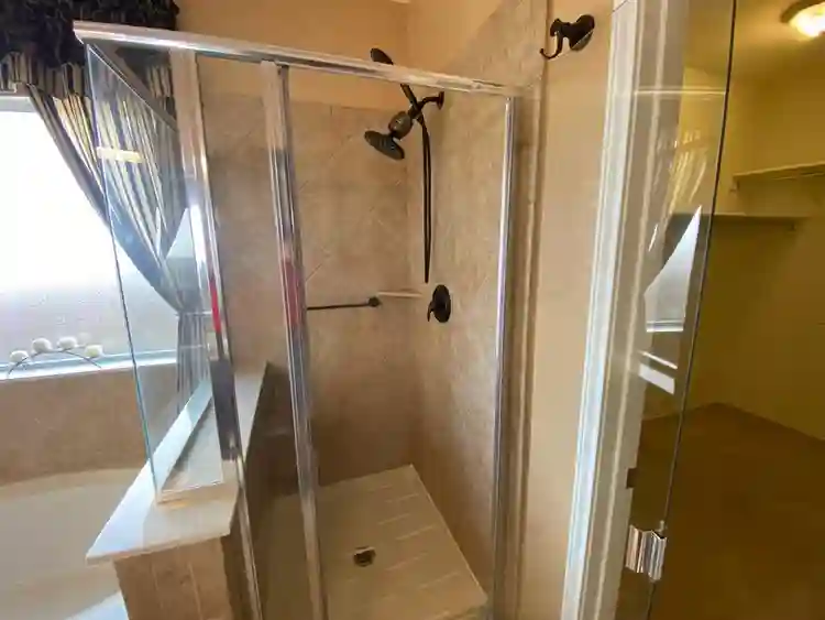 Master Bedroom - 1st Month Discount