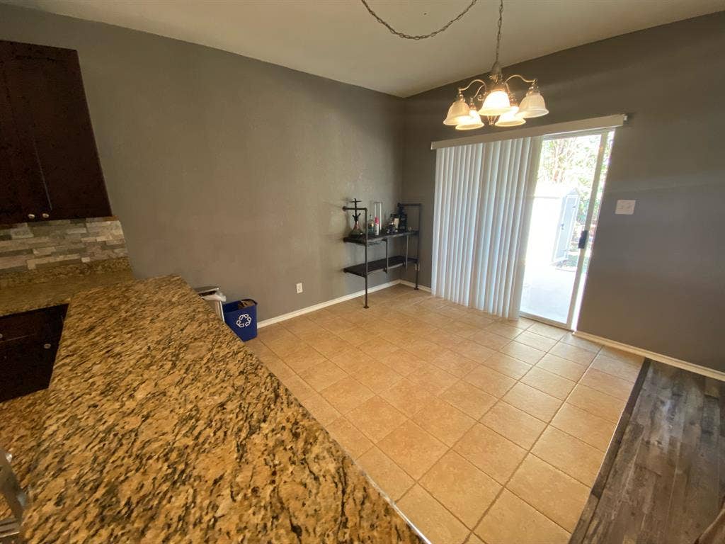 Master Bedroom - 1st Month Discount