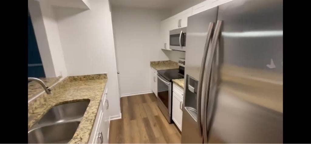 Athens GA bath Full Apartment