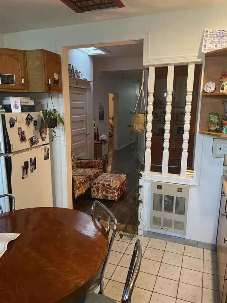 Looking for roommate !