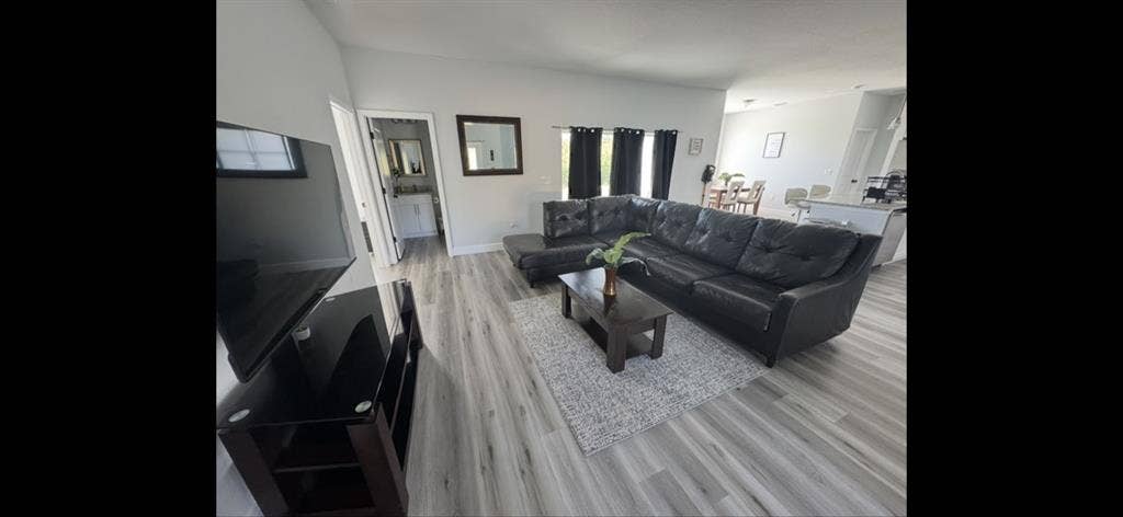 Beautiful room for rent!