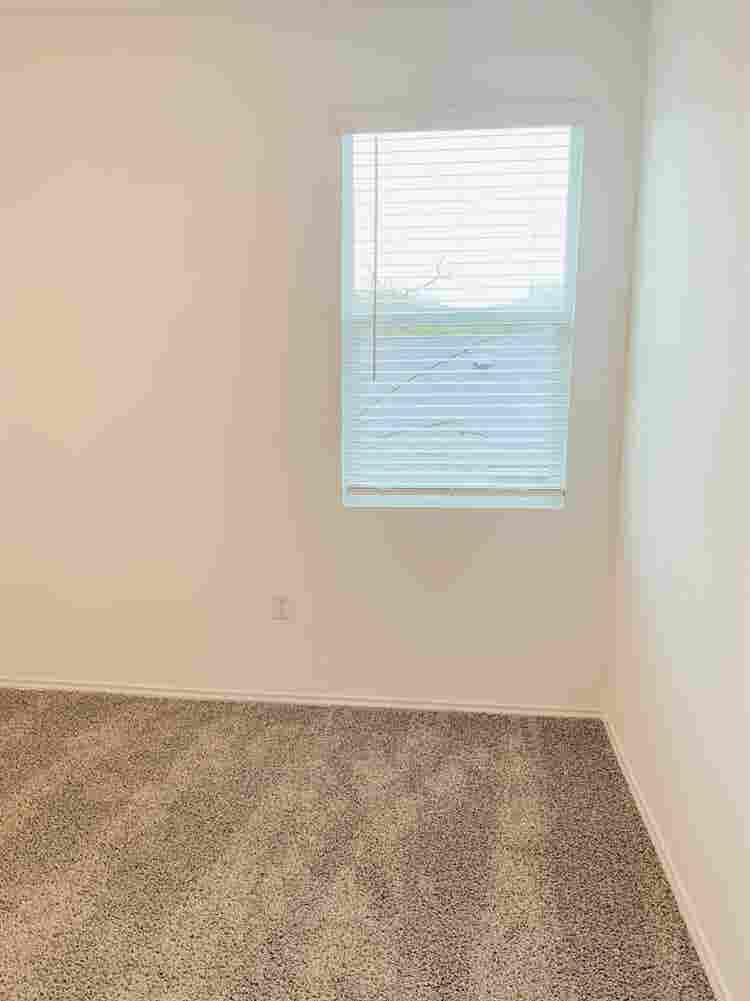 Large Room with Walk-in Closet