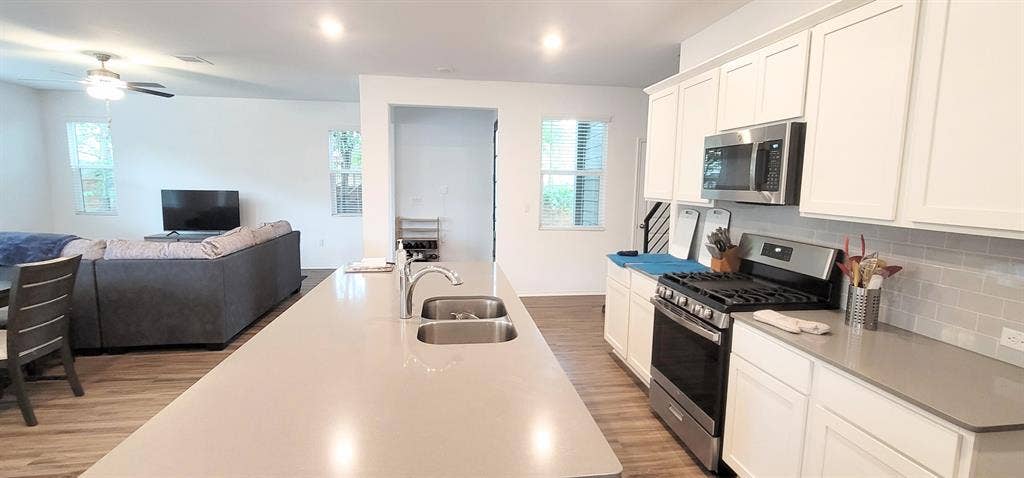 Large Room with Walk-in Closet