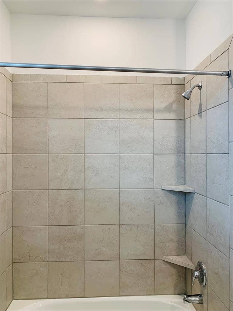 Large Room with Walk-in Closet