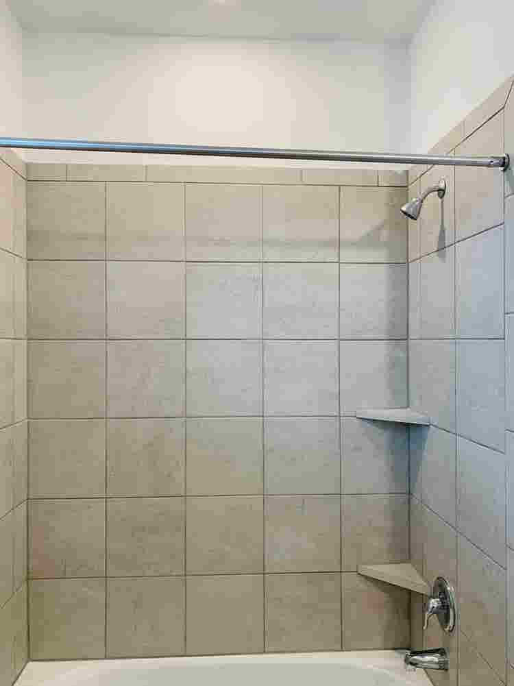 Large Room with Walk-in Closet