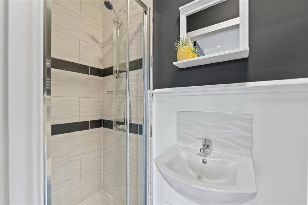 Immaculate Studio Apartment in PE3