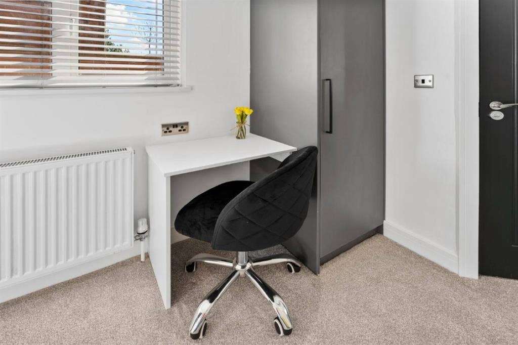 Immaculate Studio Apartment in PE3