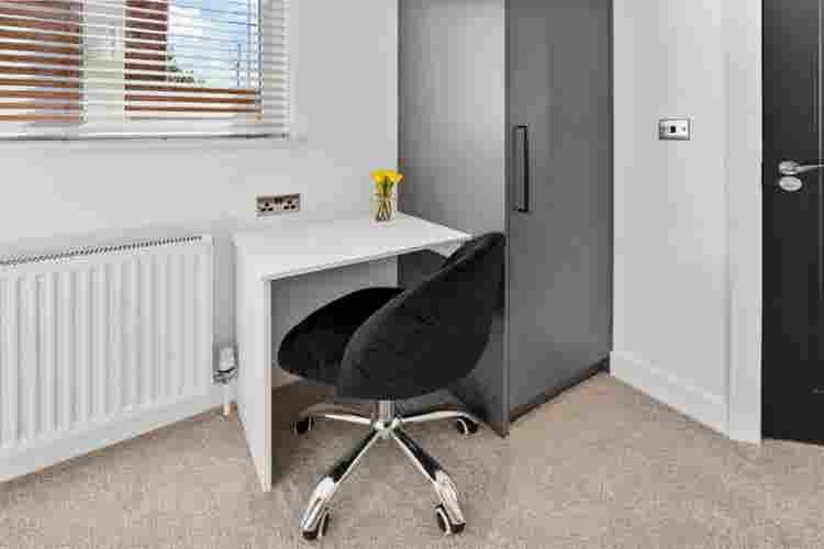 Immaculate Studio Apartment in PE3