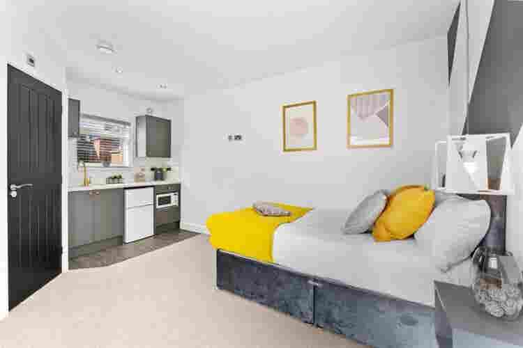 Immaculate Studio Apartment in PE3