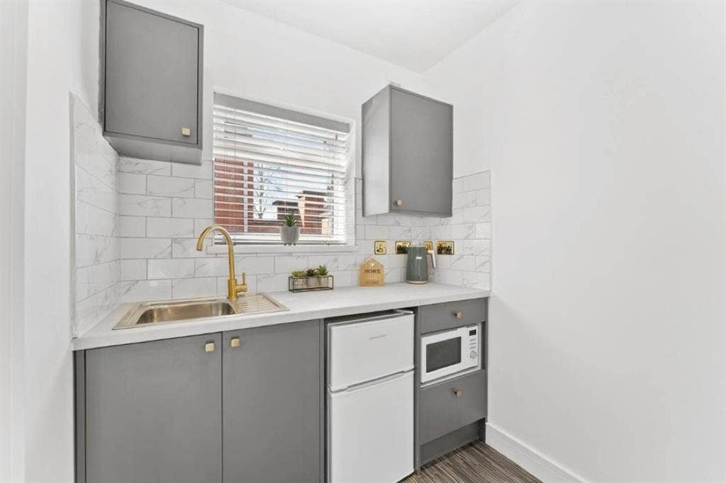 Immaculate Studio Apartment in PE3