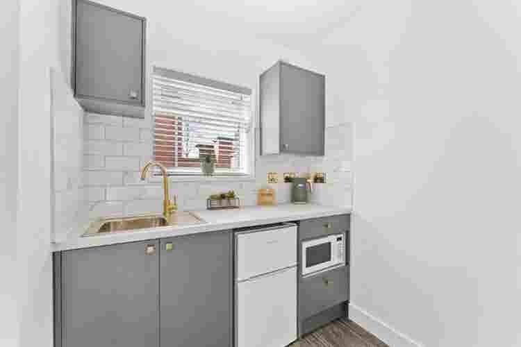 Immaculate Studio Apartment in PE3