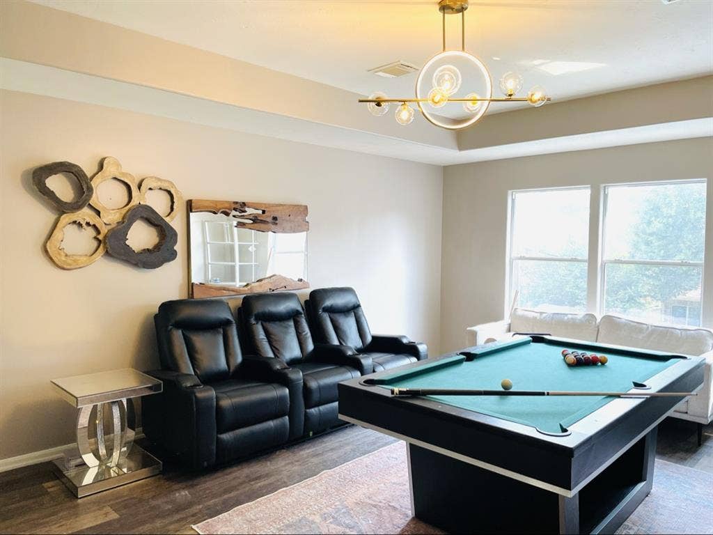 4 rooms available in spring Texas