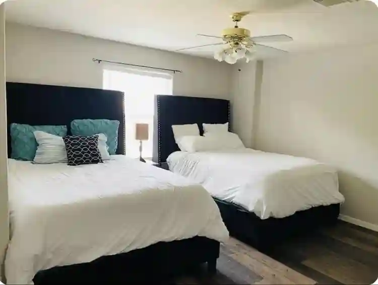 4 rooms available in spring Texas