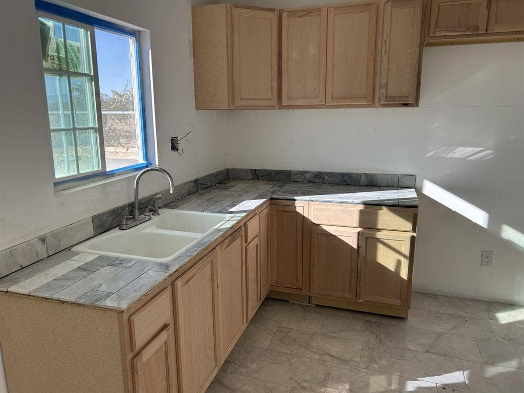 Two bed rooms house and 1
 bathroom