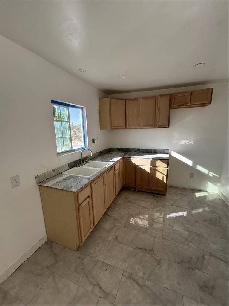 Two bed rooms house and 1
 bathroom