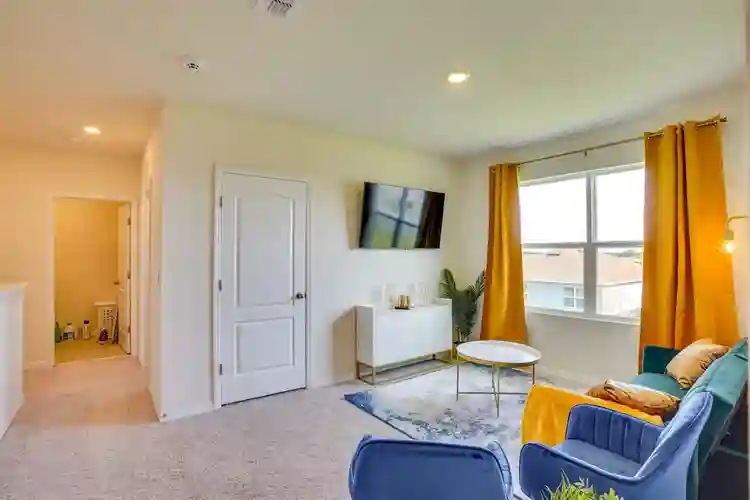 Beautiful Room & Utilities