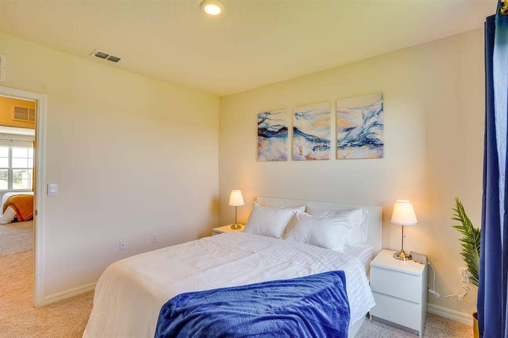 Beautiful Room & Utilities