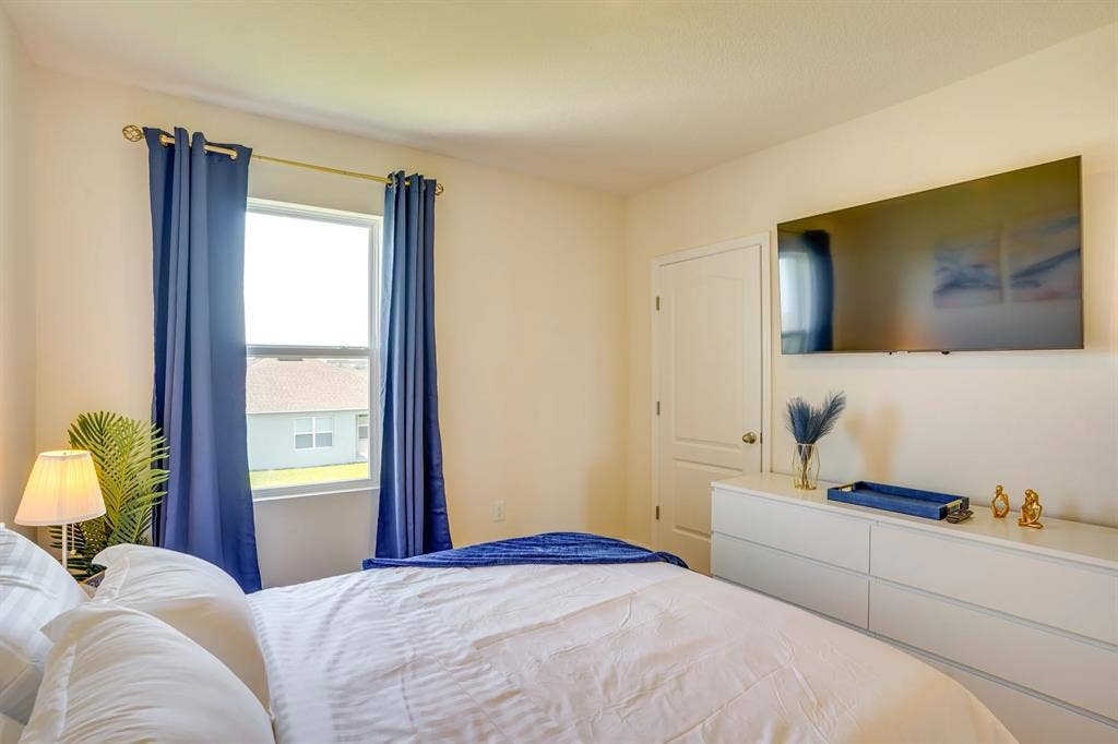 Beautiful Room & Utilities