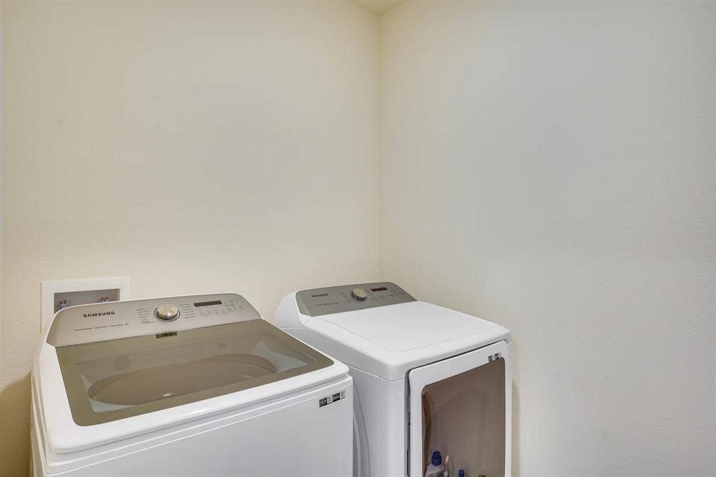 Beautiful Room & Utilities