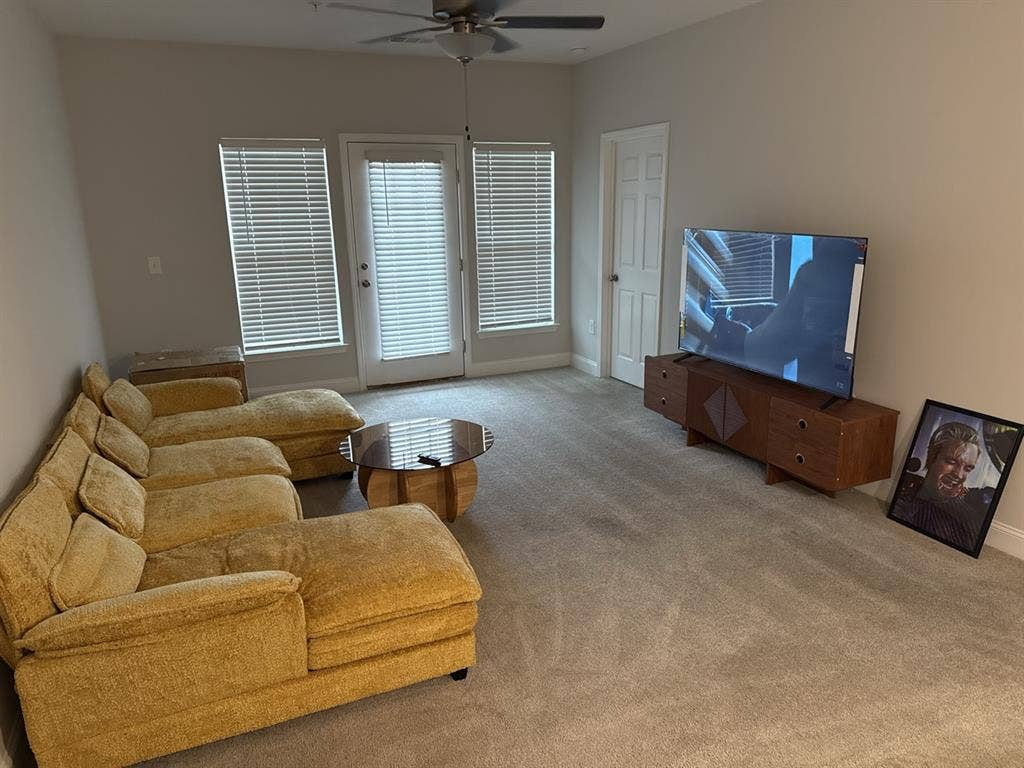 Private room & bathroom for rent