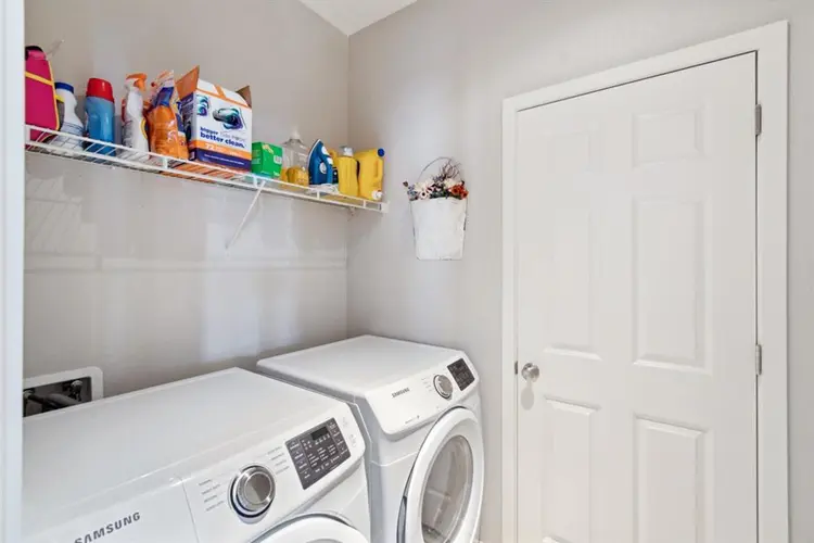 Looking for Roomie in Denver!