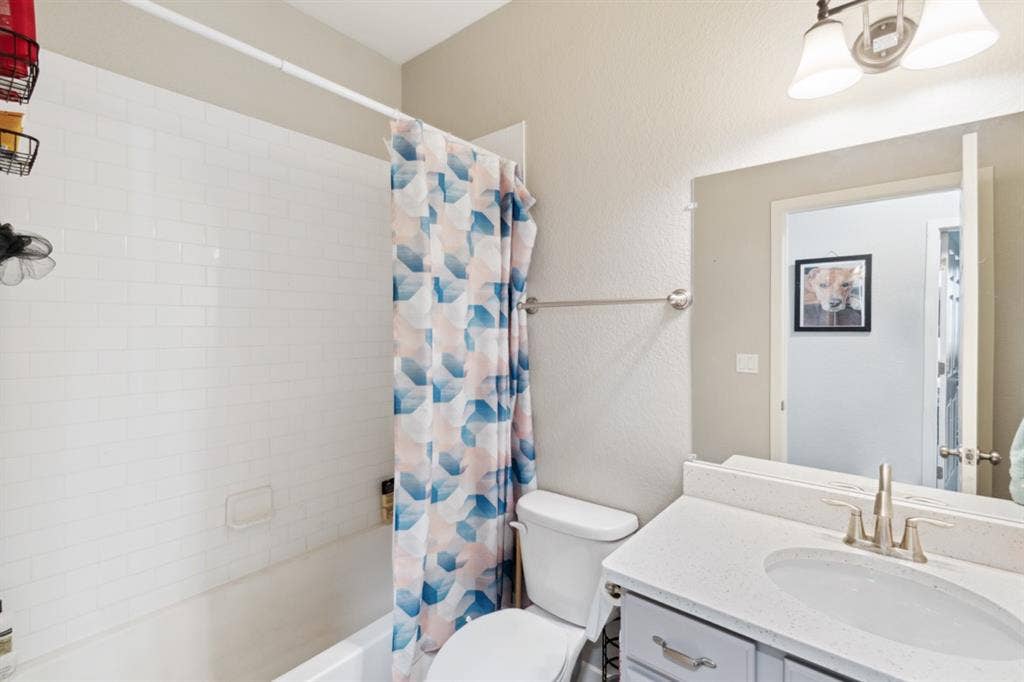 Looking for Roomie in Denver!